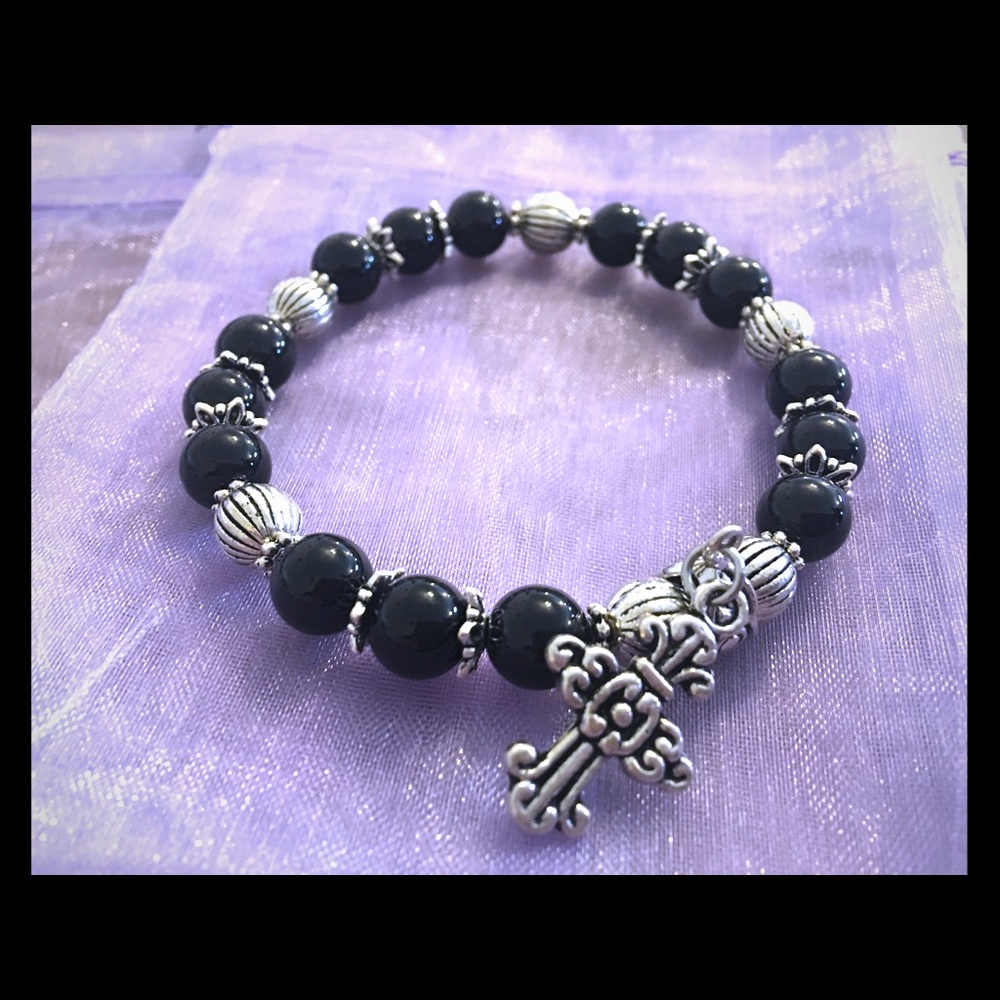 Handmade beaded stretch bracelet!